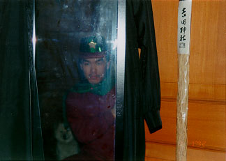 $B2?$r;#$C$F$k$N(B? ($B%Z%m(B)