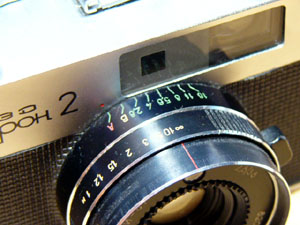 $B5wN%7W$H%l%s%:6@F9It(B