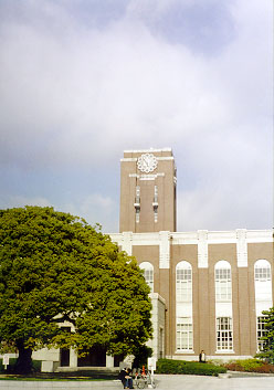 $B5~ETBg3X;~7WBf(B