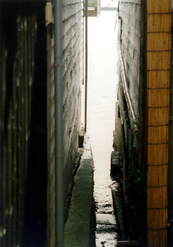 $B0K:,$NO)CO$K$O3$$N?e(B