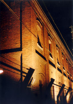 $B@V%l%s%,AR8K72(B